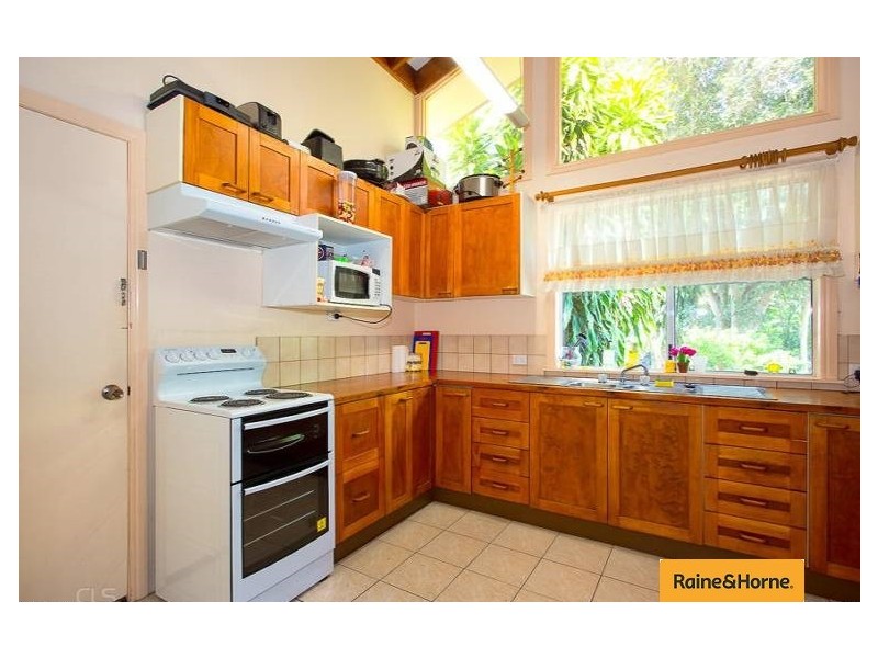 2 Dwyer Street, Beachmere QLD 4510