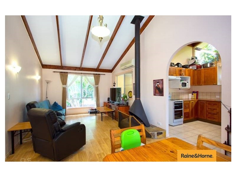 2 Dwyer Street, Beachmere QLD 4510