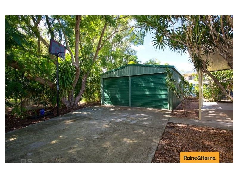 2 Dwyer Street, Beachmere QLD 4510