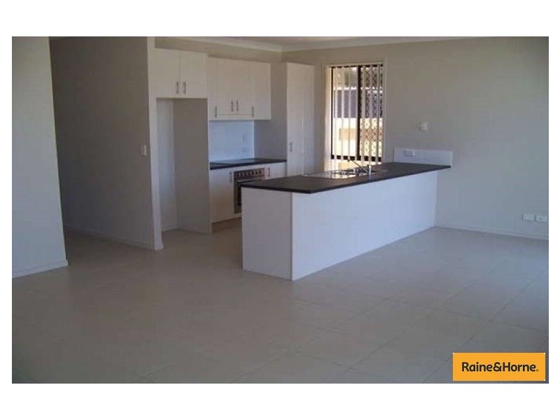 50 Menara Cresent, North Lakes QLD 4509