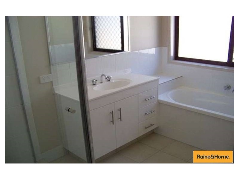 50 Menara Cresent, North Lakes QLD 4509