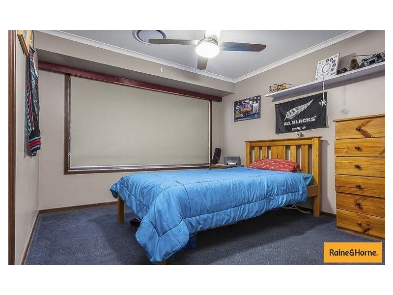 48 Eucumbene Drive, Petrie QLD 4502