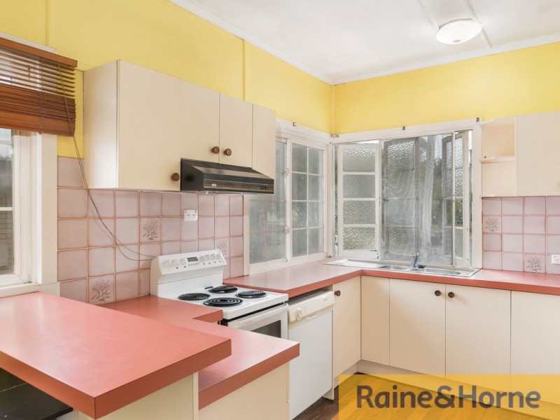 14 Egan Avenue, Beachmere QLD 4510