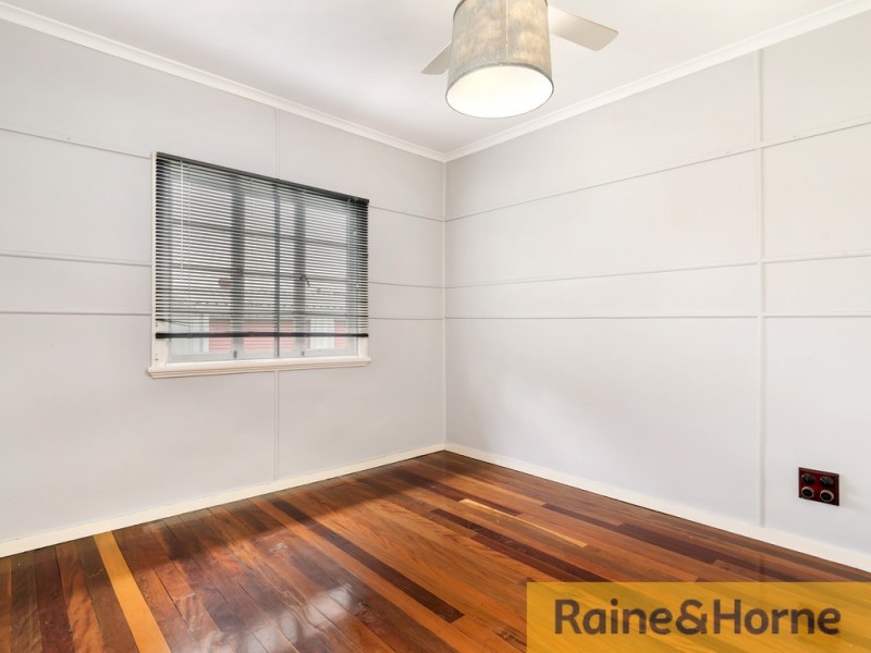 14 Egan Avenue, Beachmere QLD 4510