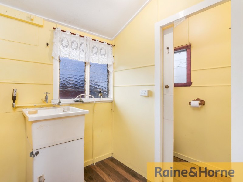 14 Egan Avenue, Beachmere QLD 4510