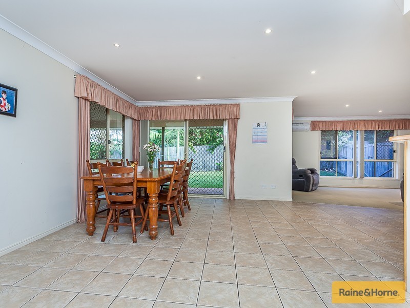 12 Sutherland Crescent, Morayfield QLD 4506