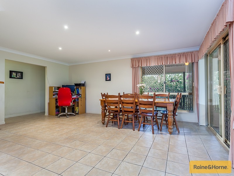 12 Sutherland Crescent, Morayfield QLD 4506