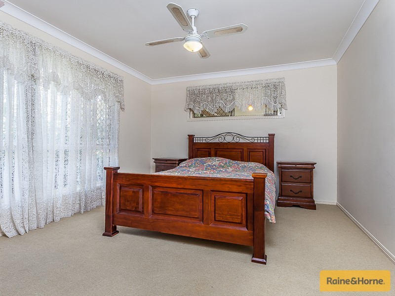 12 Sutherland Crescent, Morayfield QLD 4506