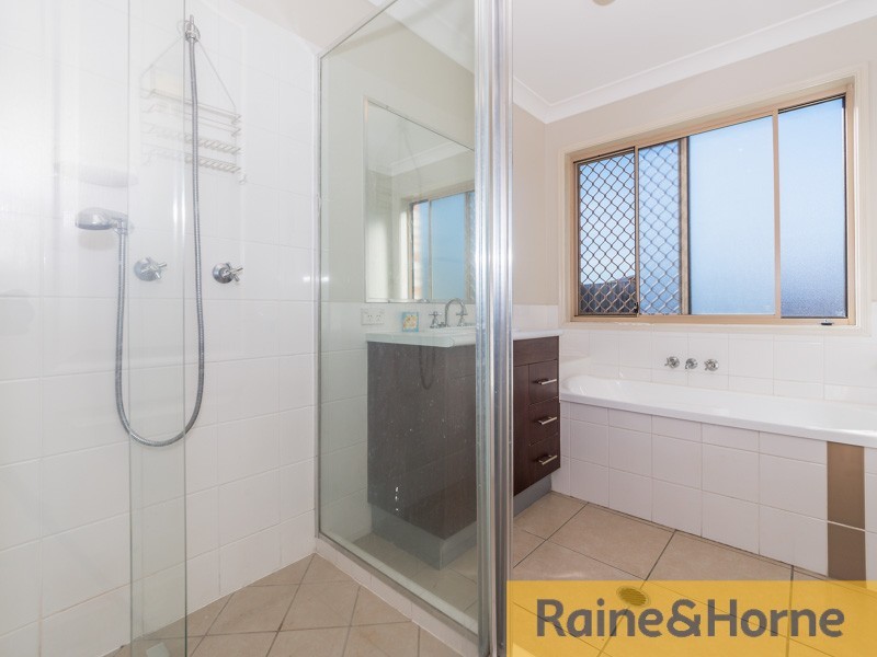 16 Evert Court, Morayfield QLD 4506