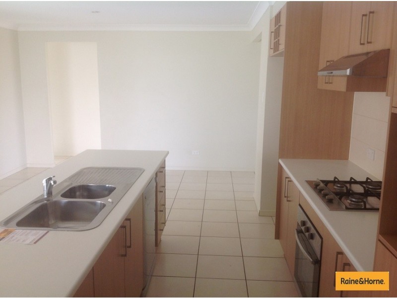 10 Thistledome Street, Morayfield QLD 4506