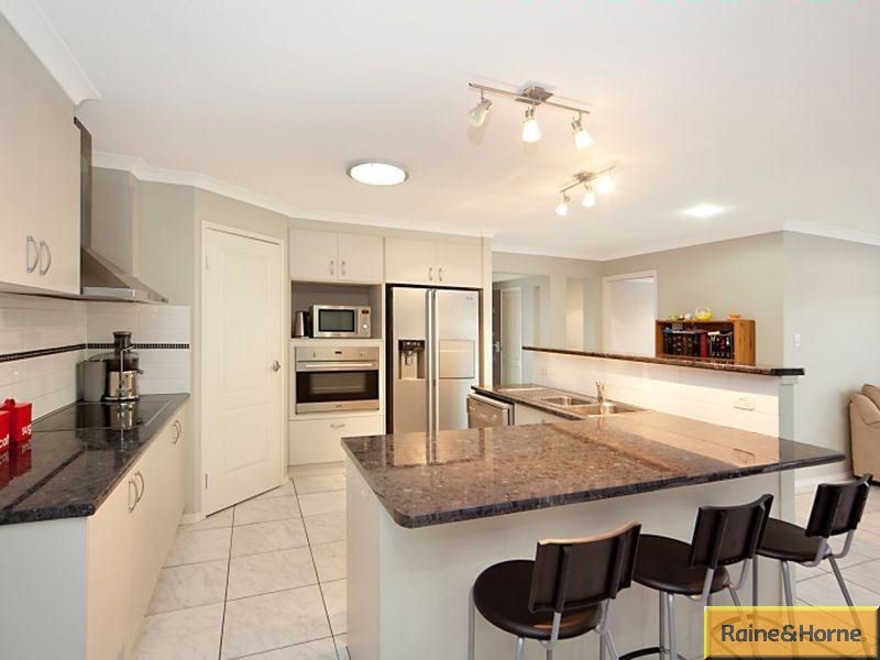 13 Lookout Place, Narangba QLD 4504