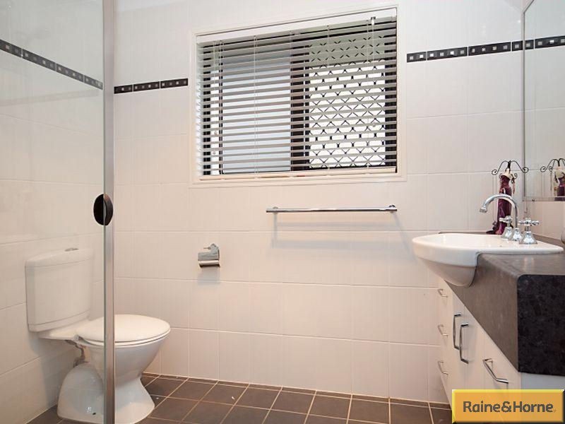 13 Lookout Place, Narangba QLD 4504