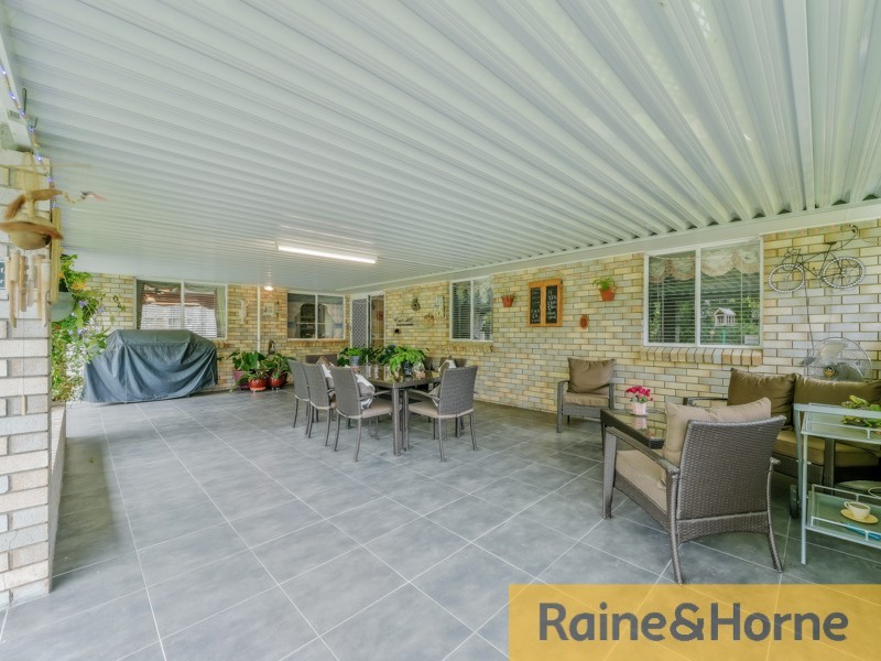17 Taksan Pl, Ningi QLD 4511