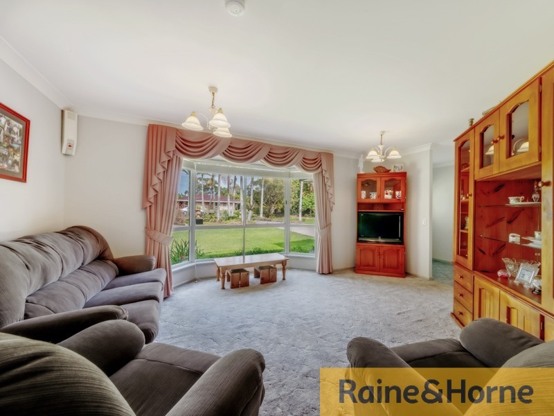 17 Taksan Pl, Ningi QLD 4511
