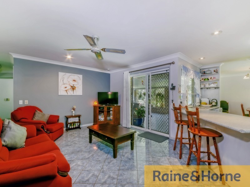 17 Taksan Pl, Ningi QLD 4511