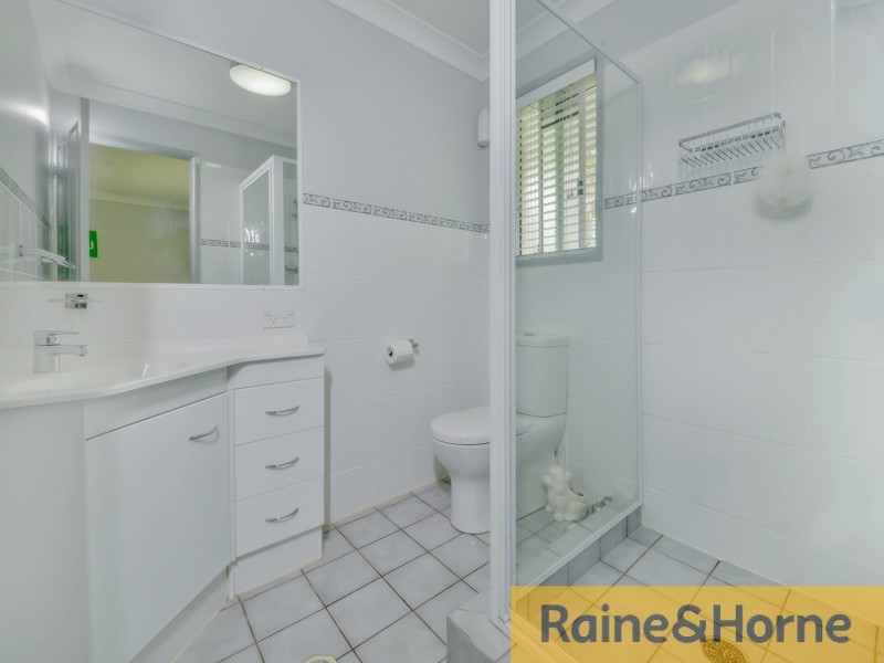 17 Taksan Pl, Ningi QLD 4511