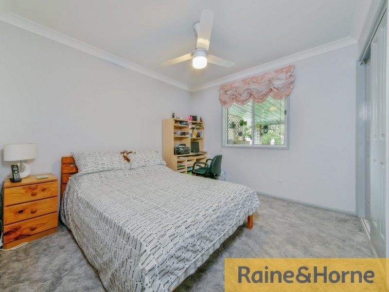 17 Taksan Pl, Ningi QLD 4511