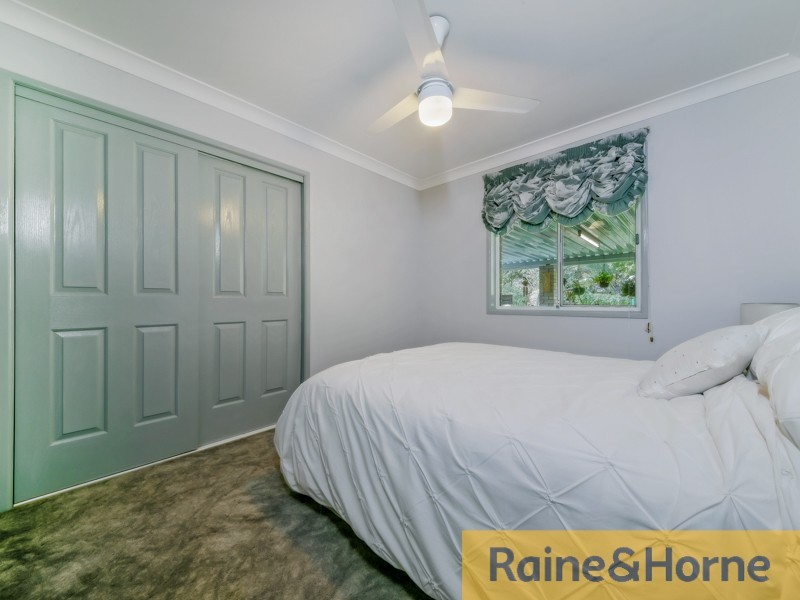 17 Taksan Pl, Ningi QLD 4511