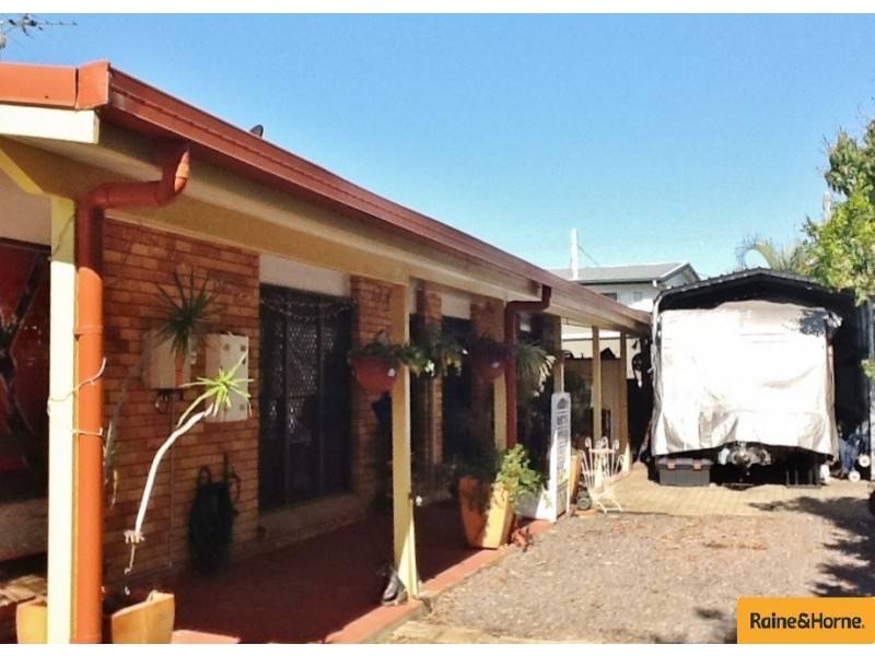 4 Gillian Street, Beachmere QLD 4510