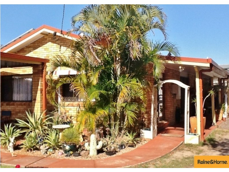 4 Gillian Street, Beachmere QLD 4510