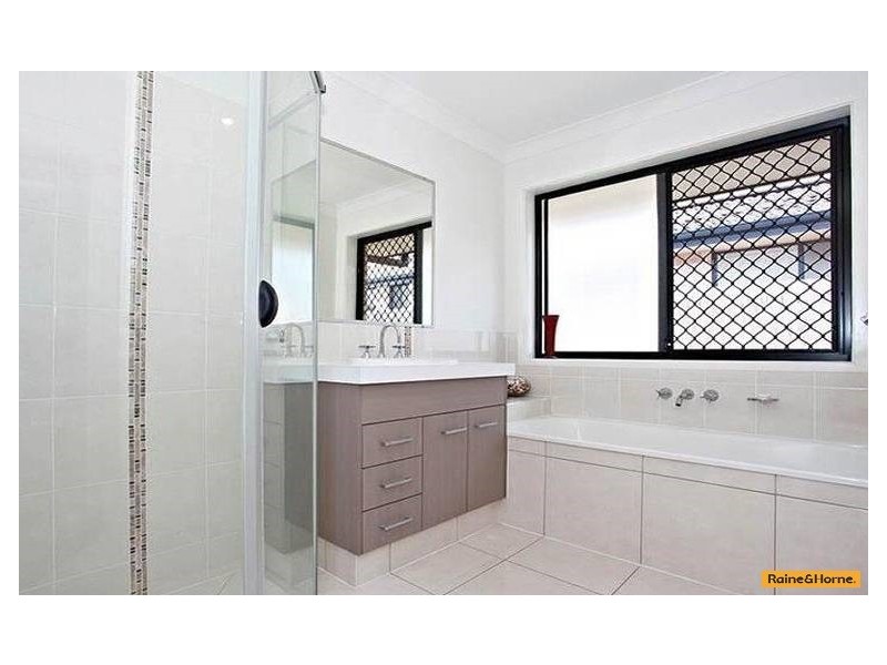 9 Elmwood Drive, Bray Park QLD 4500