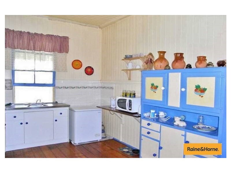 18 Murray Court, Beachmere QLD 4510