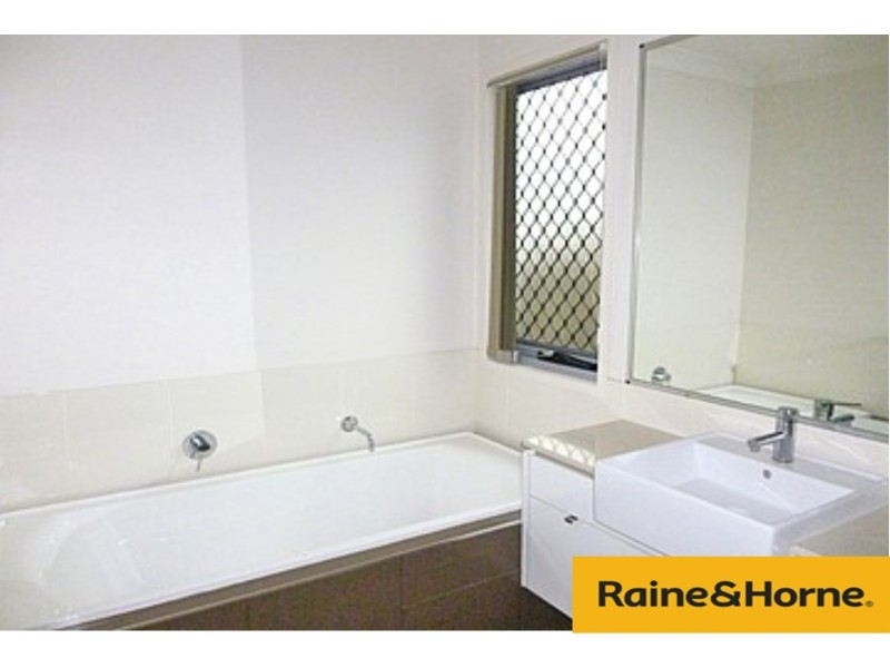 4 Swanston Crescent, Narangba QLD 4504