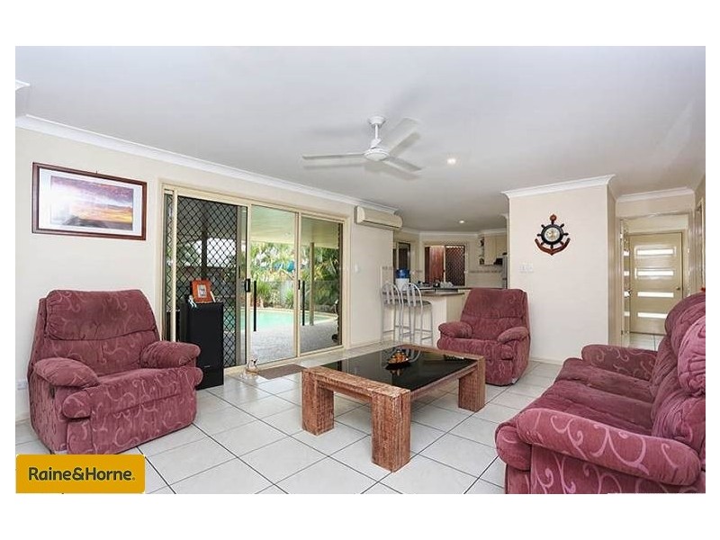7-9 Ardel Place, Sandstone Point QLD 4511