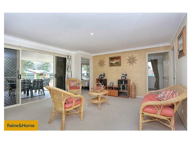 7-9 Ardel Place, Sandstone Point QLD 4511