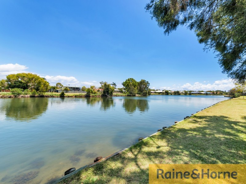 98 Biggs Avenue, Beachmere QLD 4510