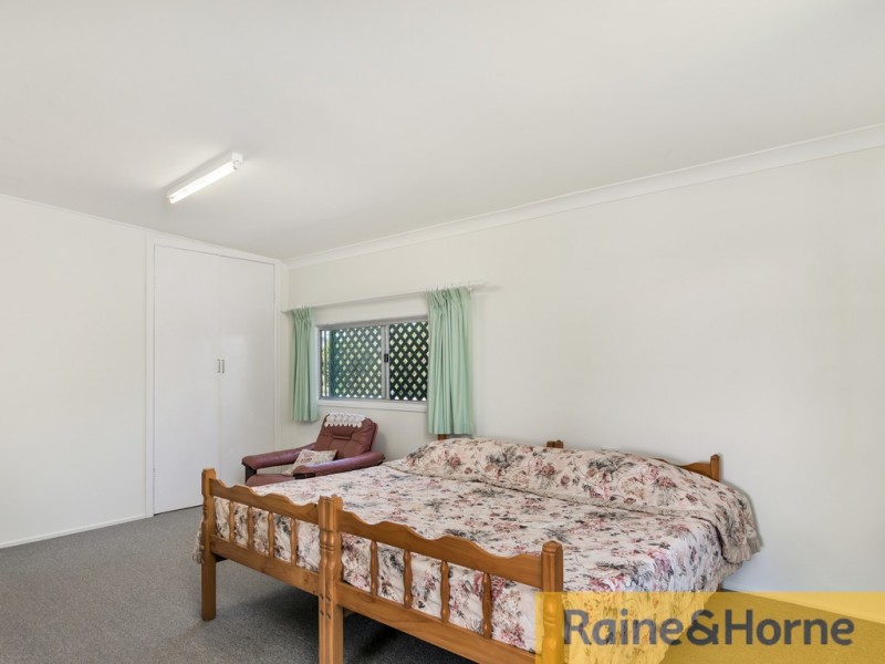 98 Biggs Avenue, Beachmere QLD 4510