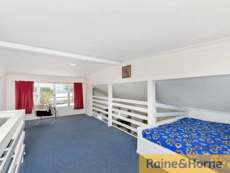 98 Biggs Avenue, Beachmere QLD 4510