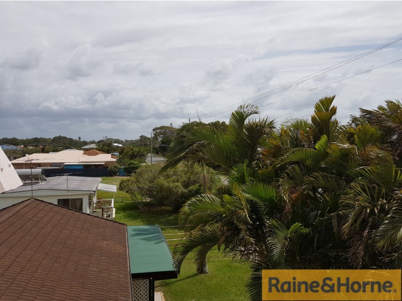 98 Biggs Avenue, Beachmere QLD 4510