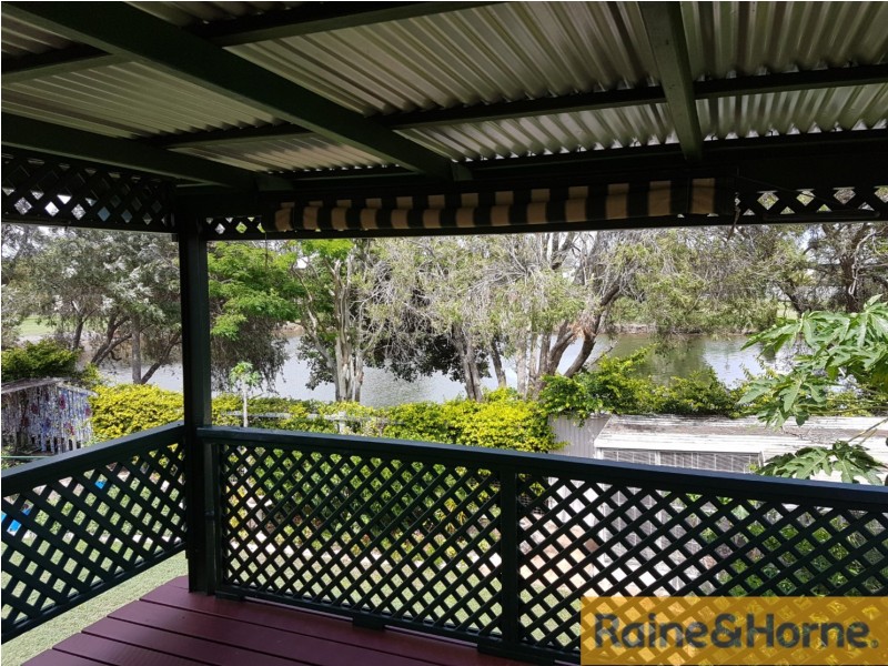 98 Biggs Avenue, Beachmere QLD 4510