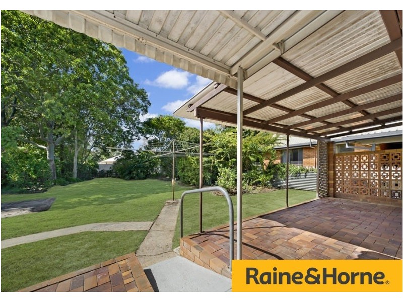 7 Sandpiper Street, Beachmere QLD 4510