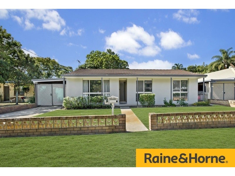 7 Sandpiper Street, Beachmere QLD 4510