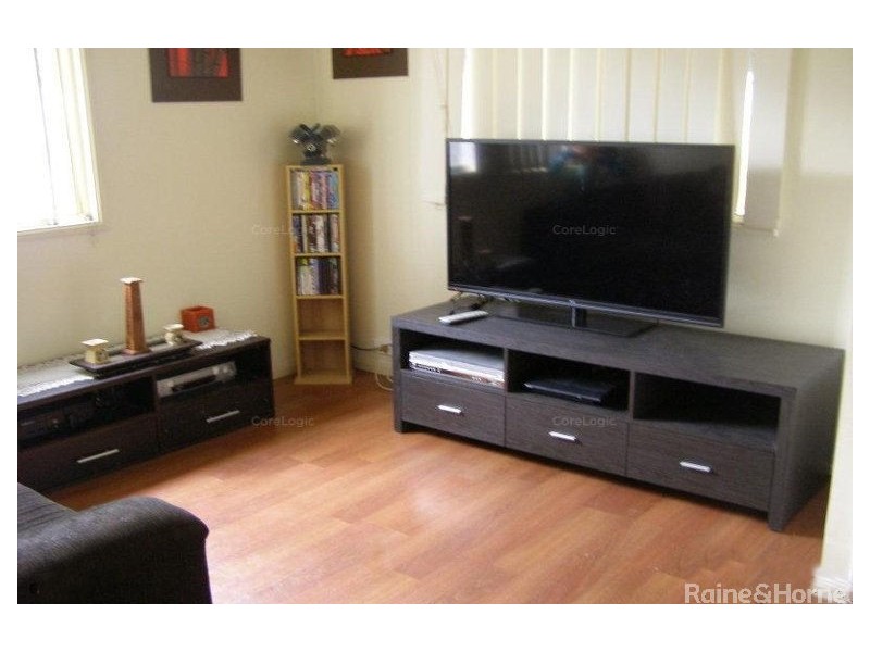 4 Gibson St, Beachmere QLD 4510