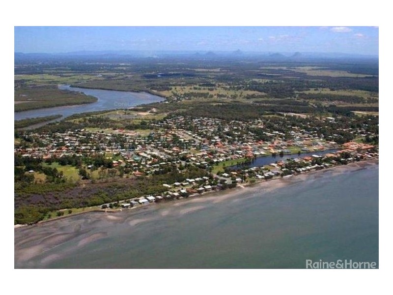 4 Gibson St, Beachmere QLD 4510