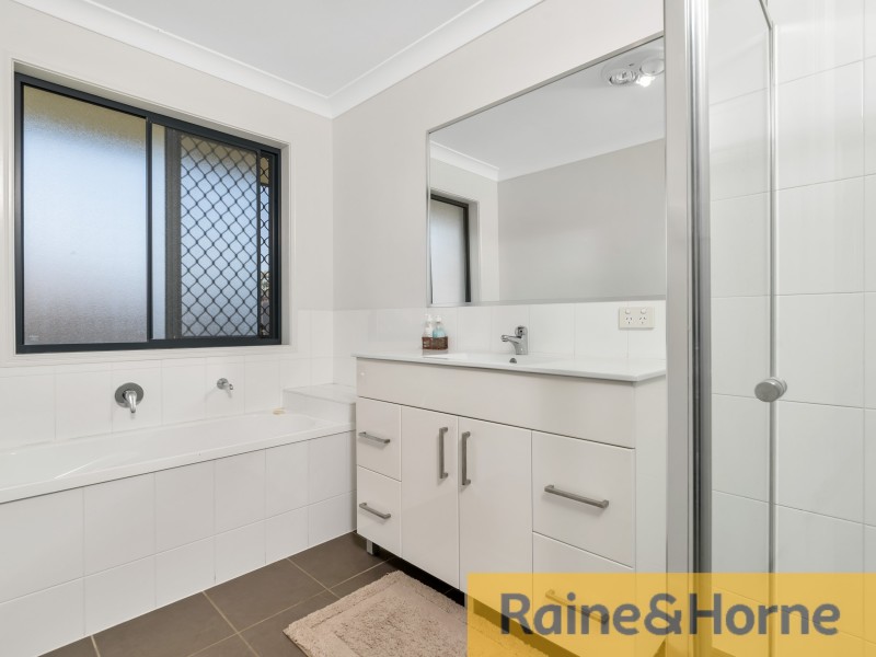 1 Sugarglider Close, Morayfield QLD 4506