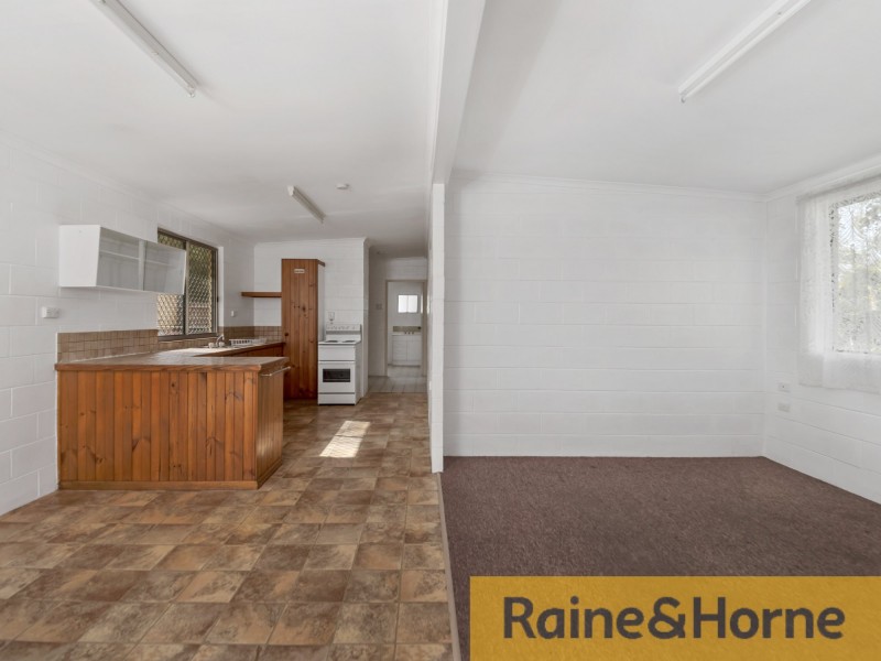 25 Patrick St, Beachmere QLD 4510