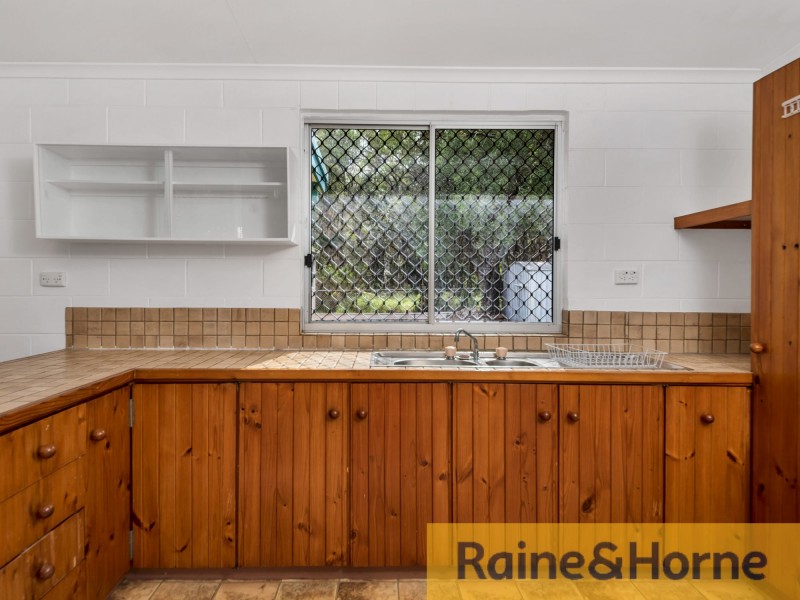 25 Patrick St, Beachmere QLD 4510