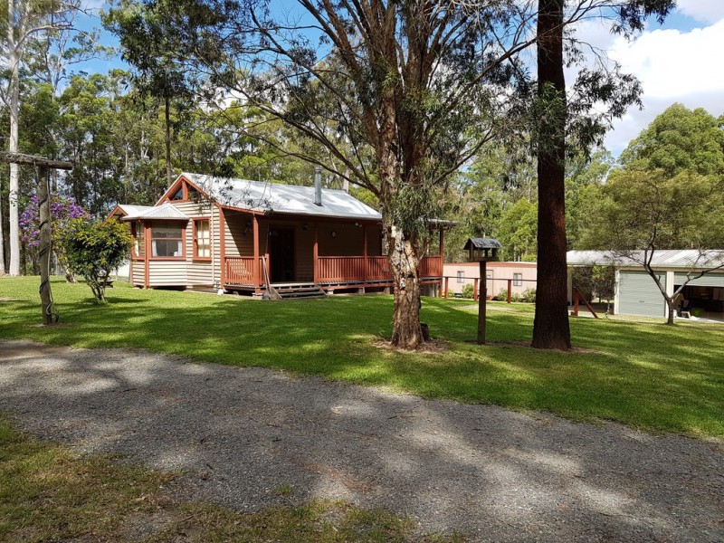 221 Crowther Dr, Kundabung NSW 2441