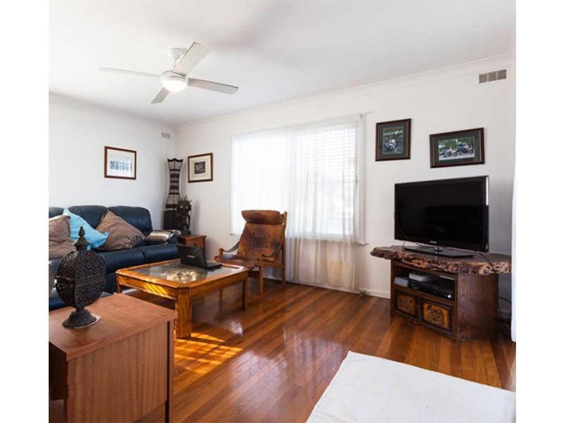 20 Old Bar Rd, Old Bar NSW 2430