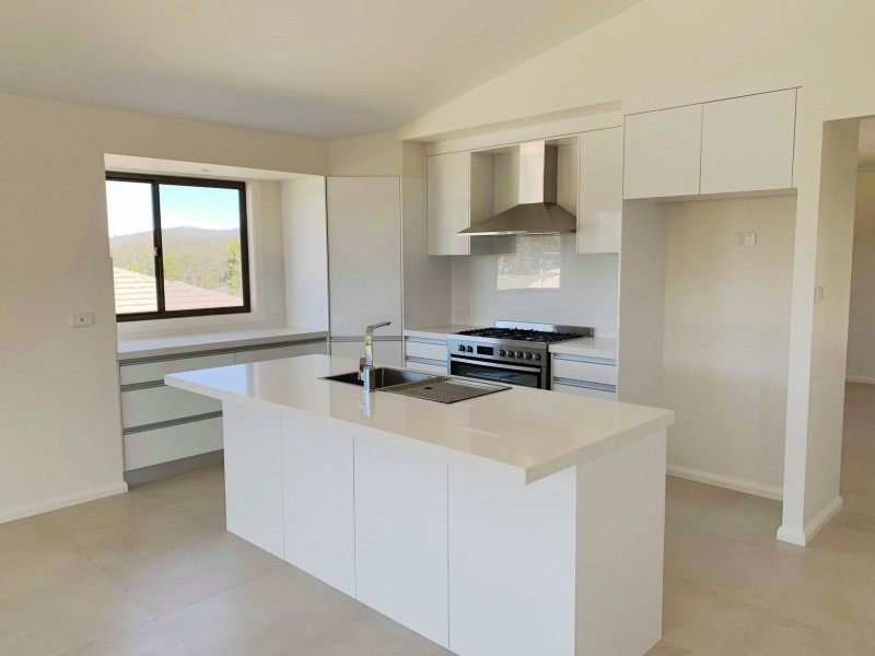 10 Silky Oak Rise, Kew NSW 2439