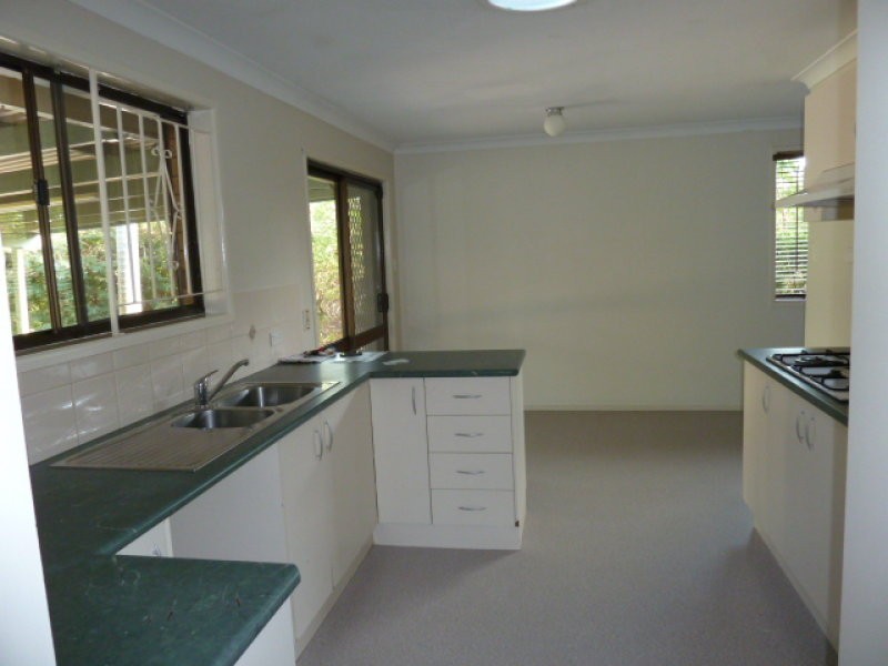 4 Emerald Street, Marsden QLD 4132