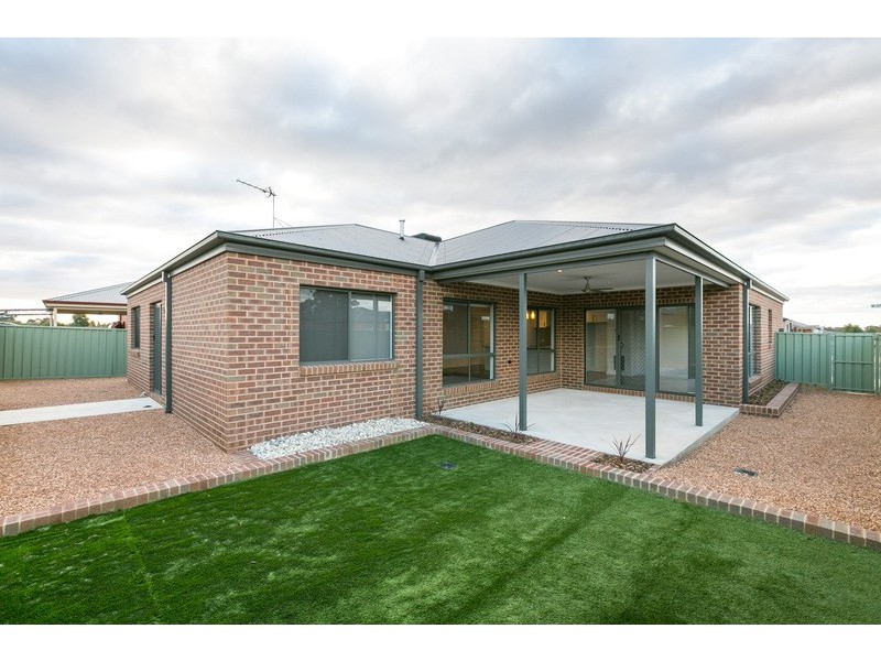 Lots 1/19 Greenfield Drive, Epsom VIC 3551