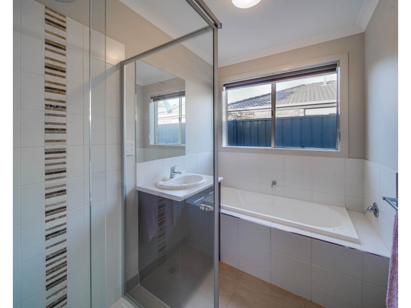 6 Yellowgum Drive, Epsom VIC 3551