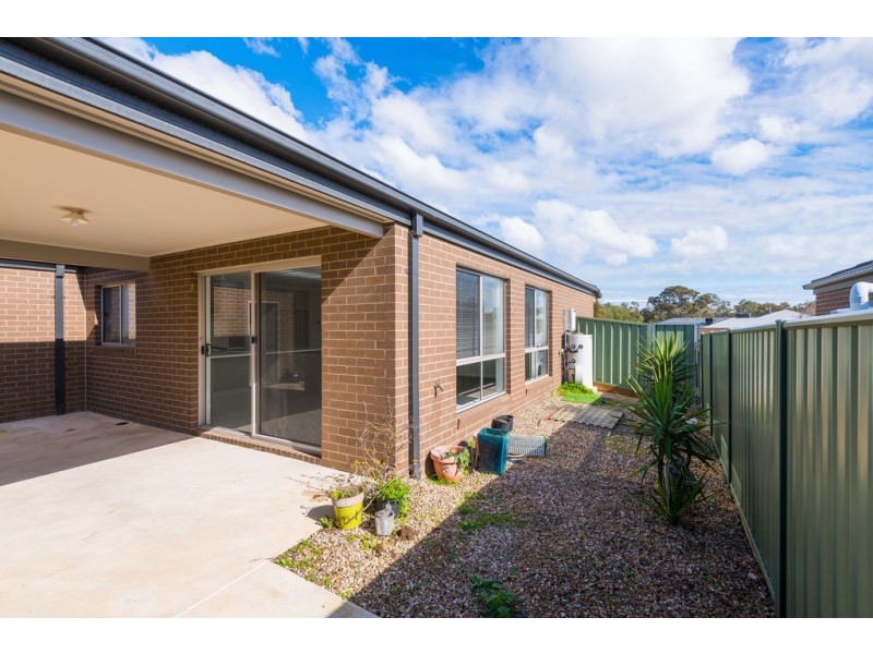 1 Therese Way, Maiden Gully VIC 3551