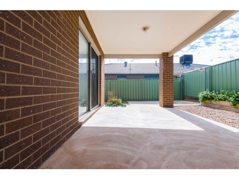 1 Therese Way, Maiden Gully VIC 3551
