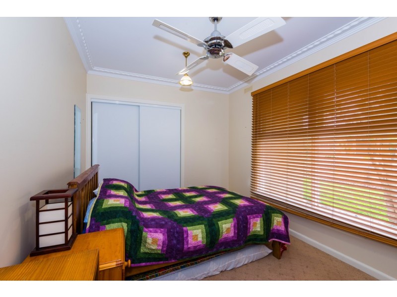 1 Fifth Avenue, White Hills VIC 3550